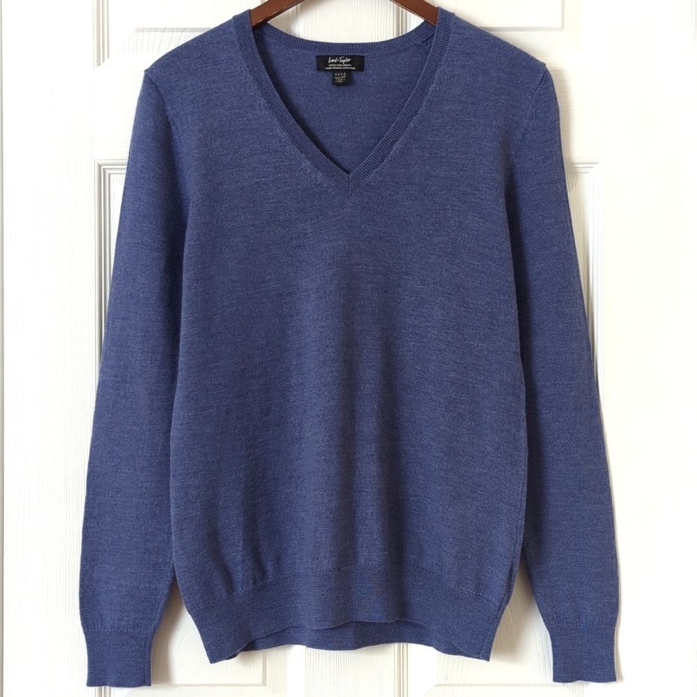 Lord & Taylor Classic 100% Extra Fine Merino Wool V-neck Sweater Purple Large